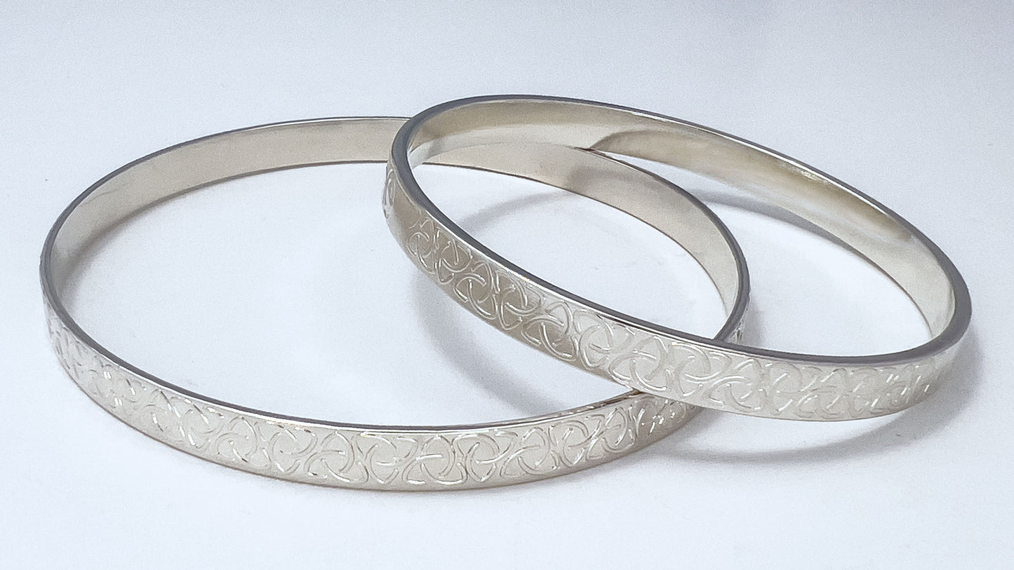 Trinity Knot Silver Bangle