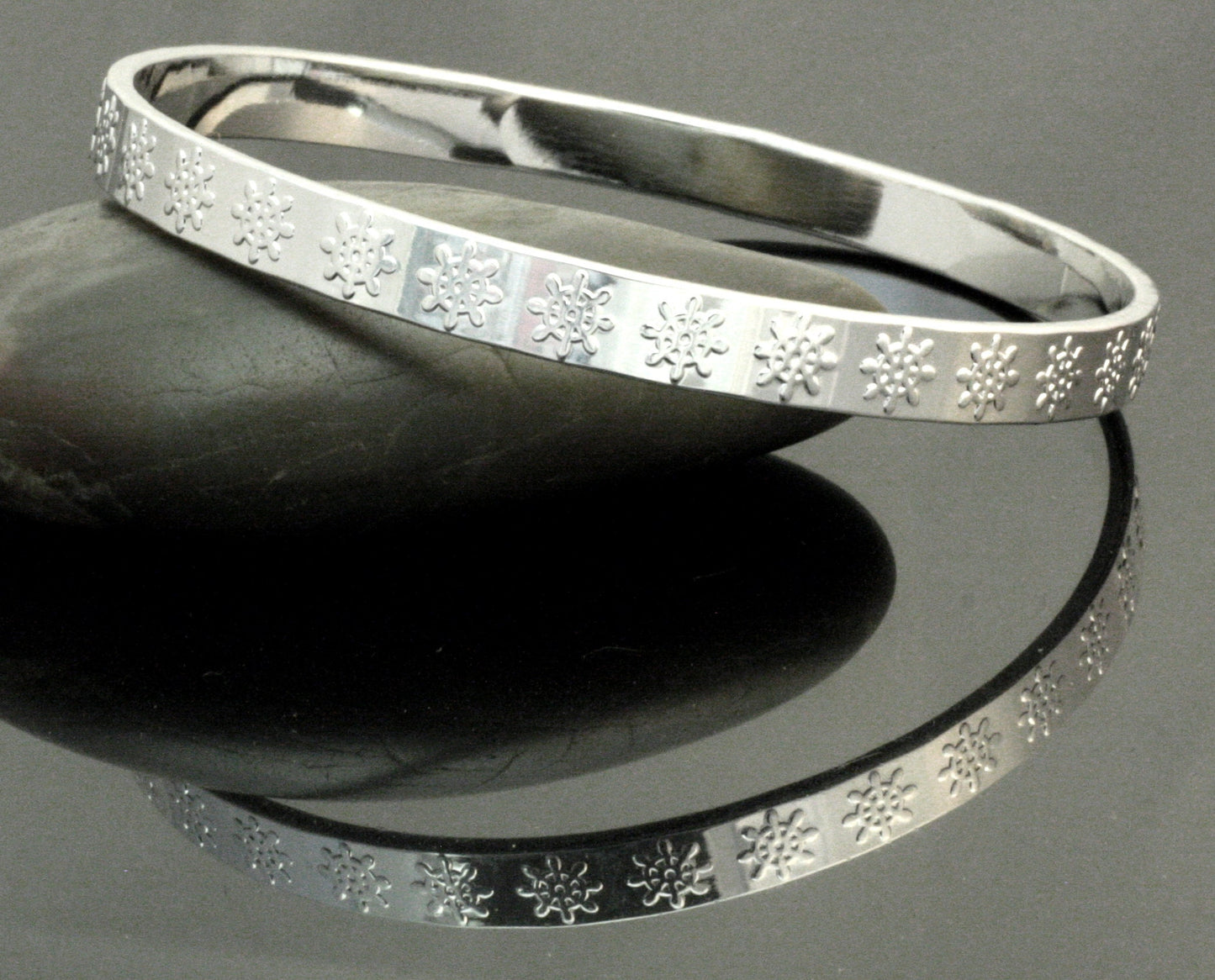Ships Wheel Silver Bangle