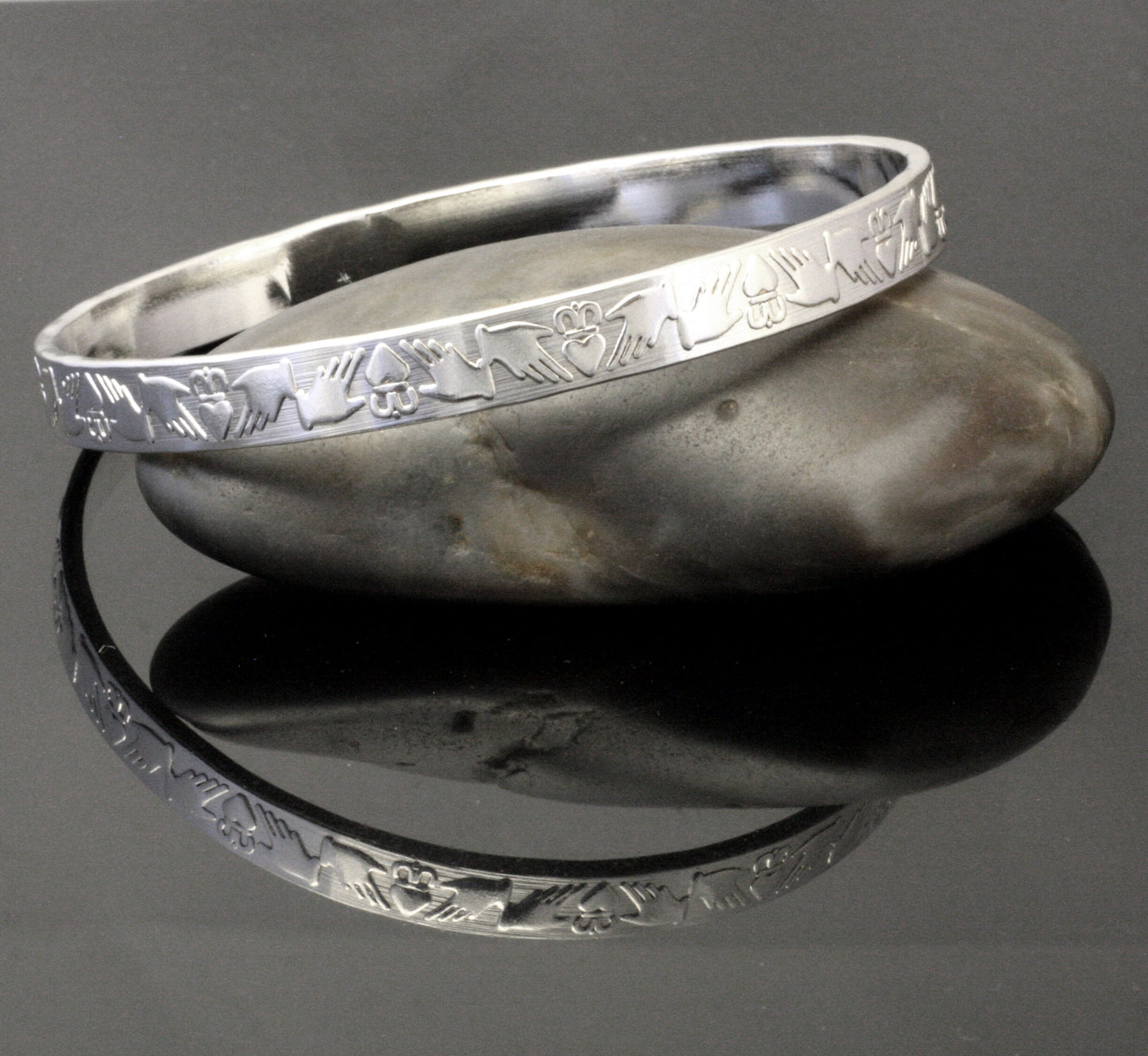 Claddagh Silver Bangle