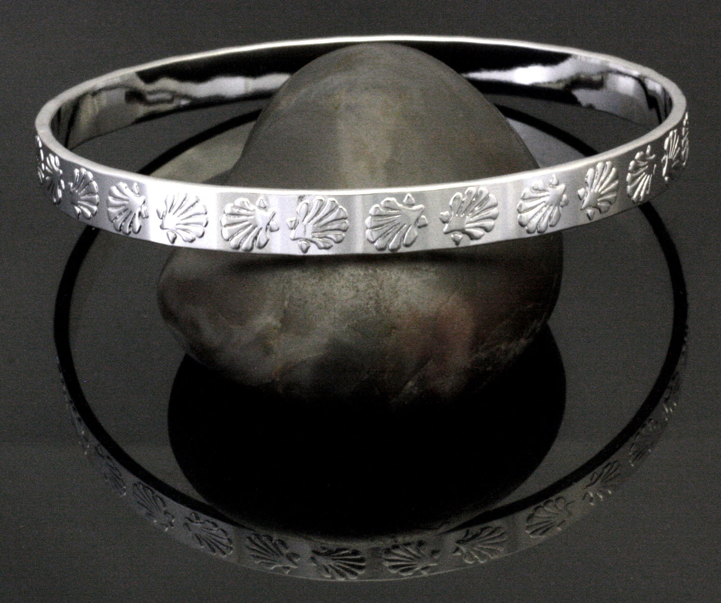 Shell Silver Bangle