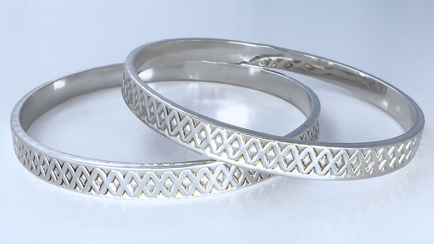 Criss-cross Silver Bangle